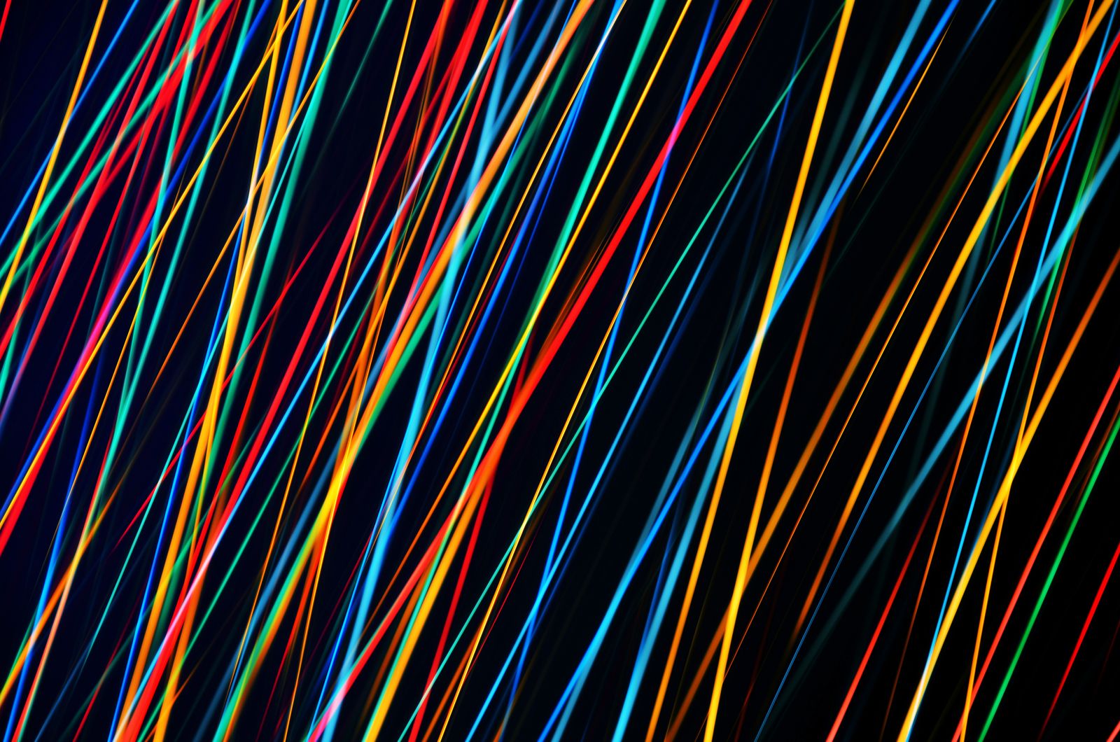 Tracking lines, colour bleed and video noise: what each one is